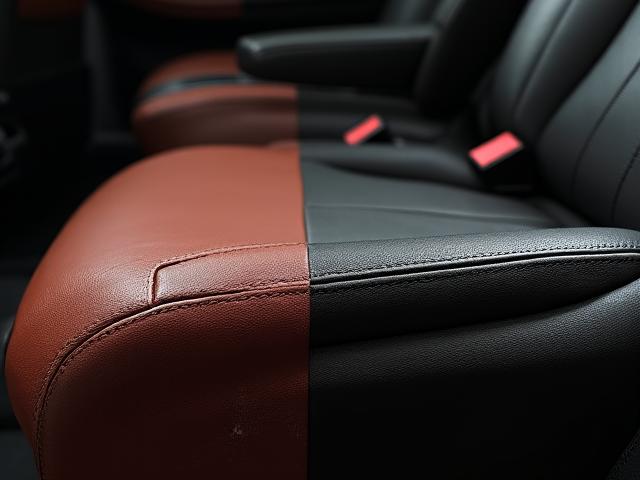 擦れて劣化したレザーシートのBefore/After